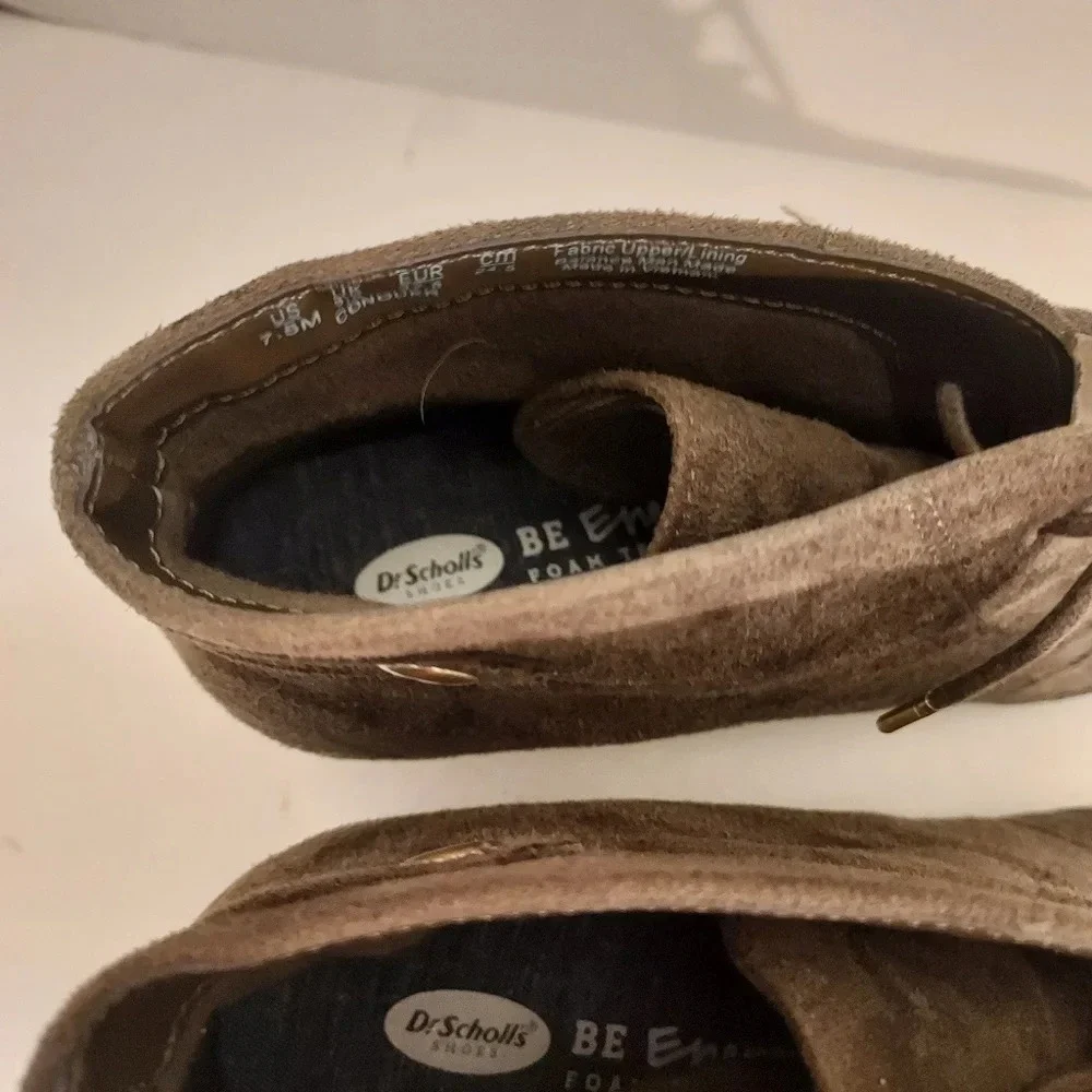 Dr. Scholl's Shoes Olive Green Microfiber Conquer Ankle Booties in Size 7.5M